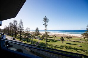 Property grounds - Breeze by Khove (Coolangatta)