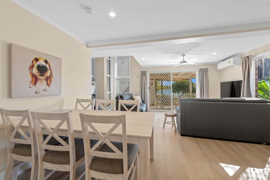 Family Friendly 2 Bed Flat With Balcony - Sunshine Coast