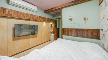Basic Room, 1 Bedroom (Glam D (Spa / Private BBQ)) | 1 bedroom, WiFi (free)