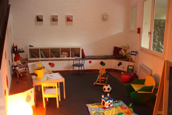 Children’s area - Latitude Ouest Hotel Restaurant & Spa (Locronan)