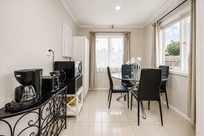 Dining - Affordable Room – Māngere Bridge (Māngere Bridge)