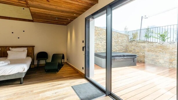 6 bedrooms, iron/ironing board, travel cot, free WiFi - L'OREE DU PENEY - SAINT JEAN D'ARVEY (SAINT JEAN D'ARVEY)
