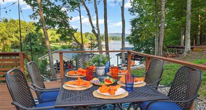 Dock, Hot Tub, Outdoor Sauna, Fire Pit, Game Room!