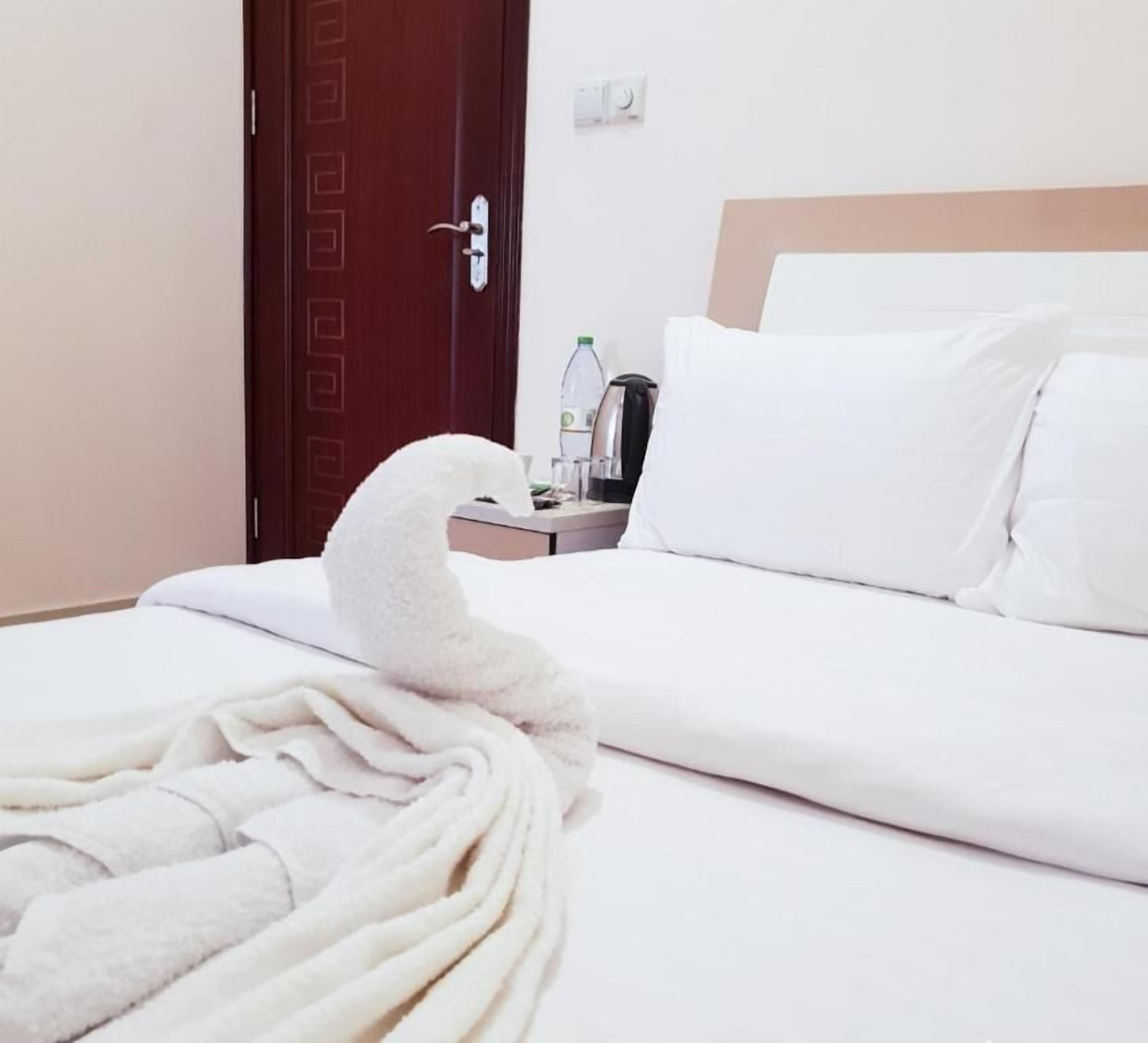 Double Room | In-room safe, iron/ironing board, free WiFi