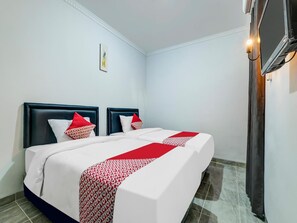 Room - Super OYO Capital O 90983 Harmony Easy Stay (Depok)