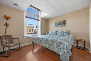 Room - Cozy Downtown Loft above Italian Delights (Spearfish)