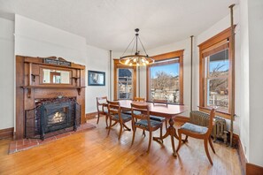 Dining - Downtown Victorian - 5 King Beds (Spearfish)