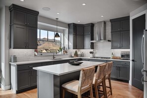 Fridge, microwave, oven, stovetop - 2-Home Retreat, 7br 5.5ba, 2 Hot Tubs, Sleeps 18+ (Heber City)