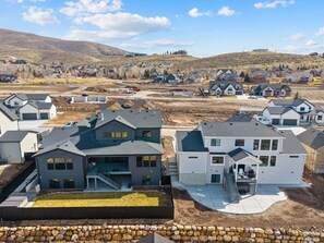 Exterior - 2-Home Retreat, 7br 5.5ba, 2 Hot Tubs, Sleeps 18+ (Heber City)