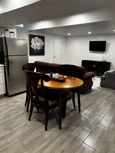 Delightful 2-bedroom apartment in Potomac.