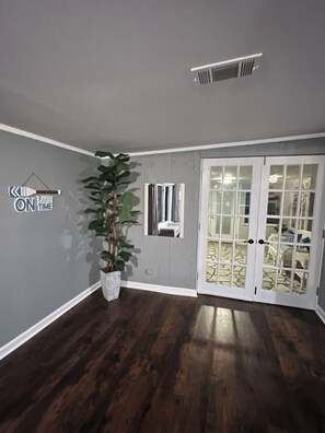 Interior - No wake zone, flat lot, dock, fire pit, 5 beds, sleeps up to 8 (Jackson)