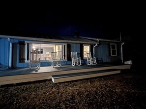 Exterior - No wake zone, flat lot, dock, fire pit, 5 beds, sleeps up to 8 (Jackson)