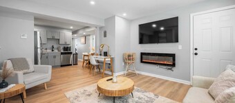 The Quattro-Lux at Charles 4BR / 2BA with "P"+Ldry PVD. Near Providence College