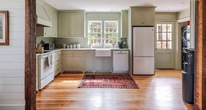 Stockton Creek Farmhouse | 100 Acre Farm Retreat