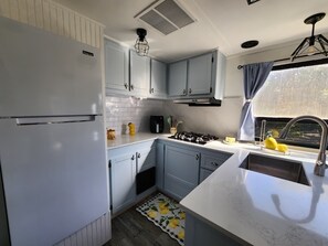 Microwave, stovetop - 12 min to the Everglades Nat. Park & near FL Keys! Cozy RV in Redland w/laundry (Homestead)