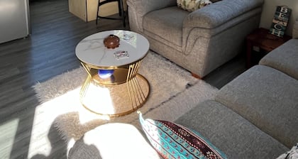 Central warm & private Container home