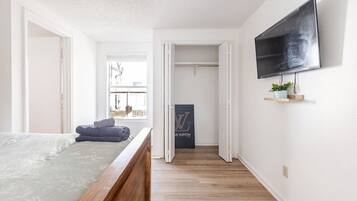 4 bedrooms, desk, iron/ironing board, free WiFi