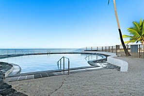 Pool - Casa De Emdeko 303 | Ocean View | Central AC (Kailua Kona)