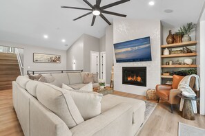 Living area - Exclusive 5BR Modern Luxury Estate Hot Tub Sauna Decks Expansive Mountain Views (South Lake Tahoe)