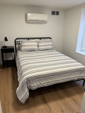 1 bedroom, WiFi, bed sheets - Large Clean & Modern Basement Apartment Near Aggie (Manhattan)