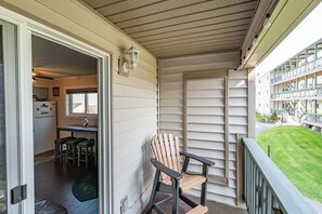 Property grounds - Cozy 1-bedroom condo in BEECH MOUNTAIN/Hike/Bike/Pool/Raft/Tennis/Pickleball (Beech Mountain)