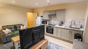 Private kitchen - 1 Bed hideaway-Cosy retreat (York)
