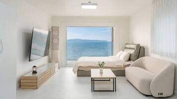 Basic Room, 1 Bedroom (Room 305 (Ocean View)) | 1 bedroom, free WiFi