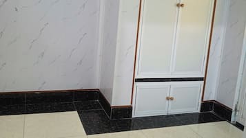 Comfort-Doppelzimmer zur Einzelnutzung, Blick auf den Innenhof | Innenbereich