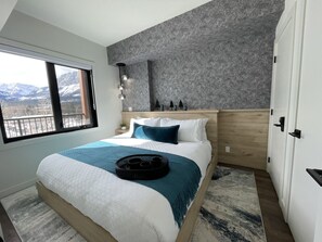 1 bedroom, iron/ironing board, travel cot, WiFi - Moonlight Ascent | Pool, Hot Tub, Gym | Parking (Canmore)