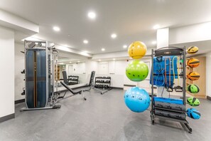 Fitness facility - Moonlight Ascent | Pool, Hot Tub, Gym | Parking (Canmore)