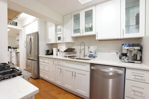 Fridge, microwave, oven, stovetop - Luxury 3BR Suite • Dupont Circle • Boutique stay (Washington DC)