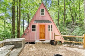 Exterior - Color Me Cozy A-Frame - Stylish North Georgia Cabin Near Helen (Cleveland)