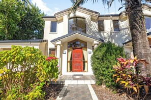 Exterior - Coastal Holiday Home - Bradford 10 (Labrador)