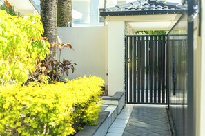 House, 4 Bedrooms, Balcony | Exterior detail - Coastal Holiday Home - Bradford 10 (Labrador)