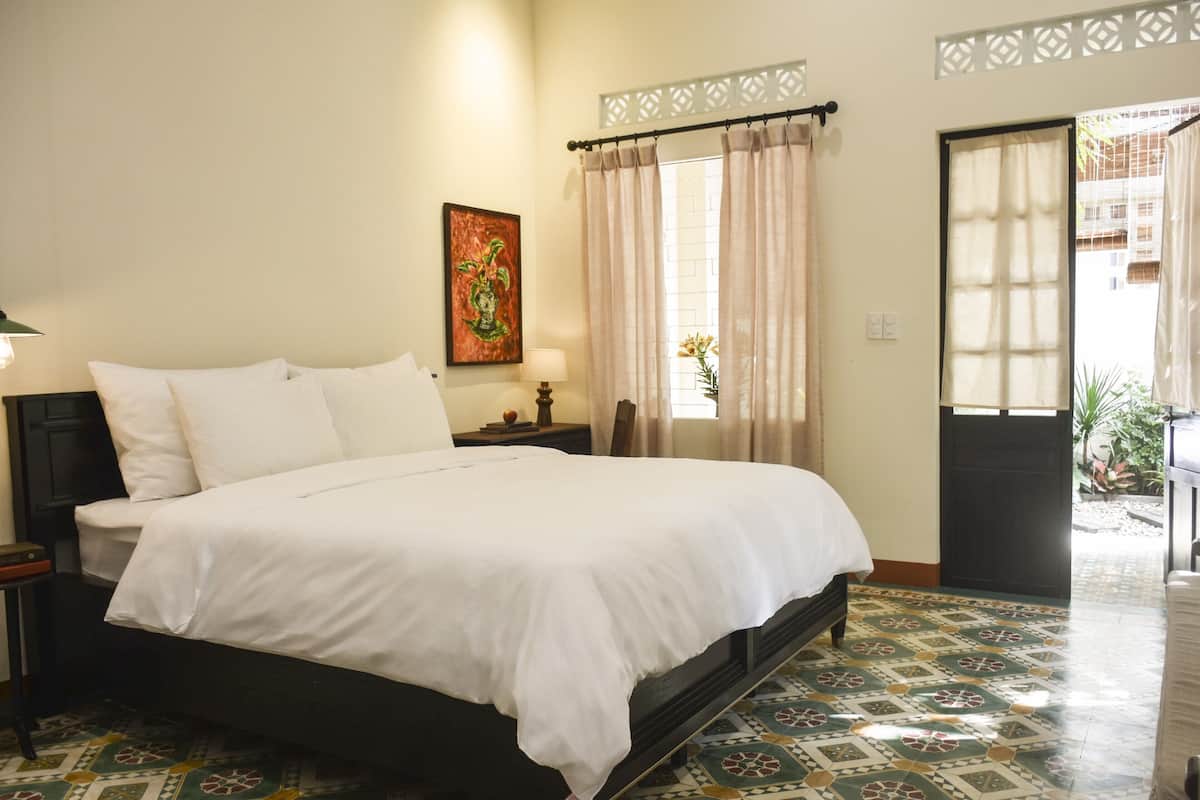 Superior Studio, Garden View