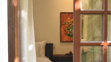 Superior Studio, Garden View