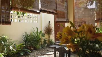 Superior Studio, Garden View | Property grounds