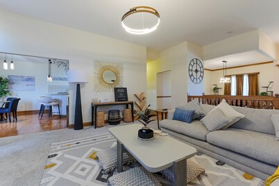 Spacious 5BR Retreat w/Beautiful Views,3 King 2 Full 1 Queen bed, AC in Johnston