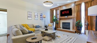 Spacious 5BR Retreat w/Beautiful Views,3 King 2 Full 1 Queen bed, AC in Johnston