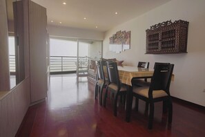 Dining - Ocean Breeze & City Vibes | Alojamiento de lujo en Lima (Miraflores)