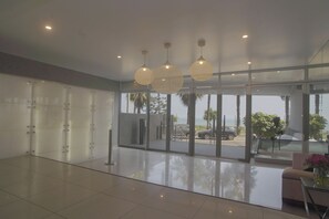 Interior - Ocean Breeze & City Vibes | Alojamiento de lujo en Lima (Miraflores)