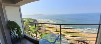 Ocean Breeze & City Vibes | Alojamiento de lujo en Lima
