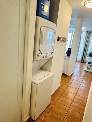 Interior - Ocean View 1 bedroom apartment with AC in vibrant Rincón (Rincón)