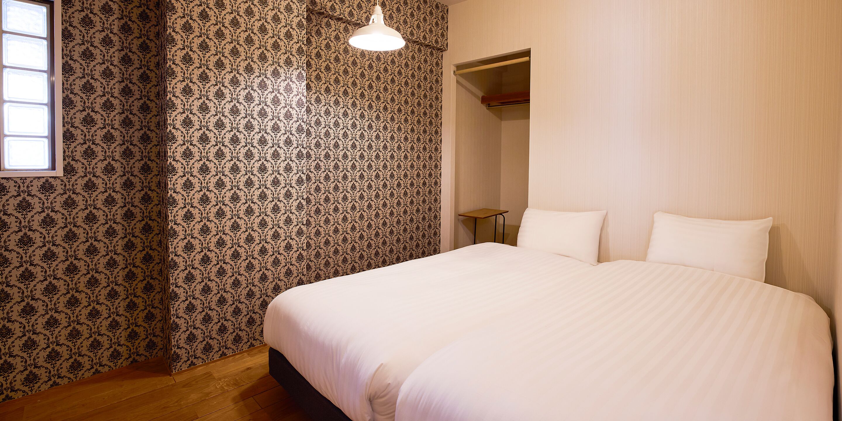1 Double Bed + 2 Single Beds +2 Futon/70sqm/102, Non Smoking
