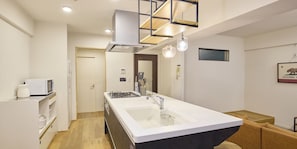 1 Double Bed + 2 Single Beds +2 Futon/70sqm/203, Non Smoking | Private kitchen