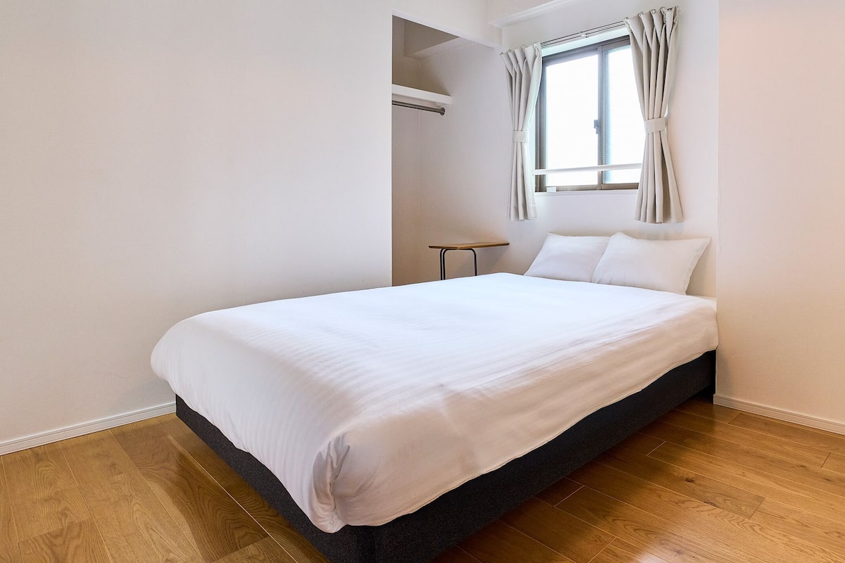 1 Double Bed + 2 Single Beds +2 Futon/70sqm/401, Non Smoking