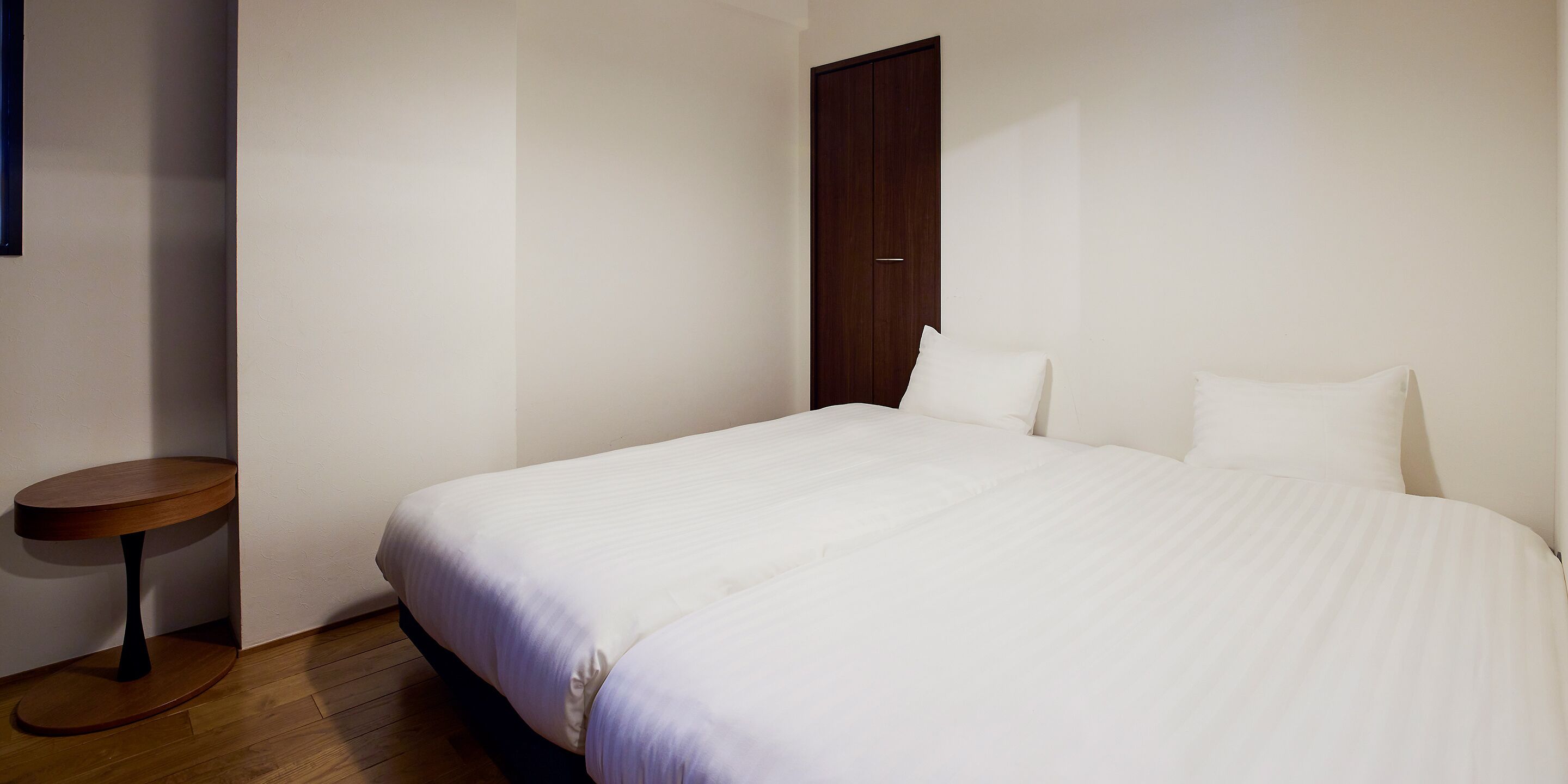 1 Double Bed + 2 Single Beds +2 Futon/70sqm/202, Non Smoking