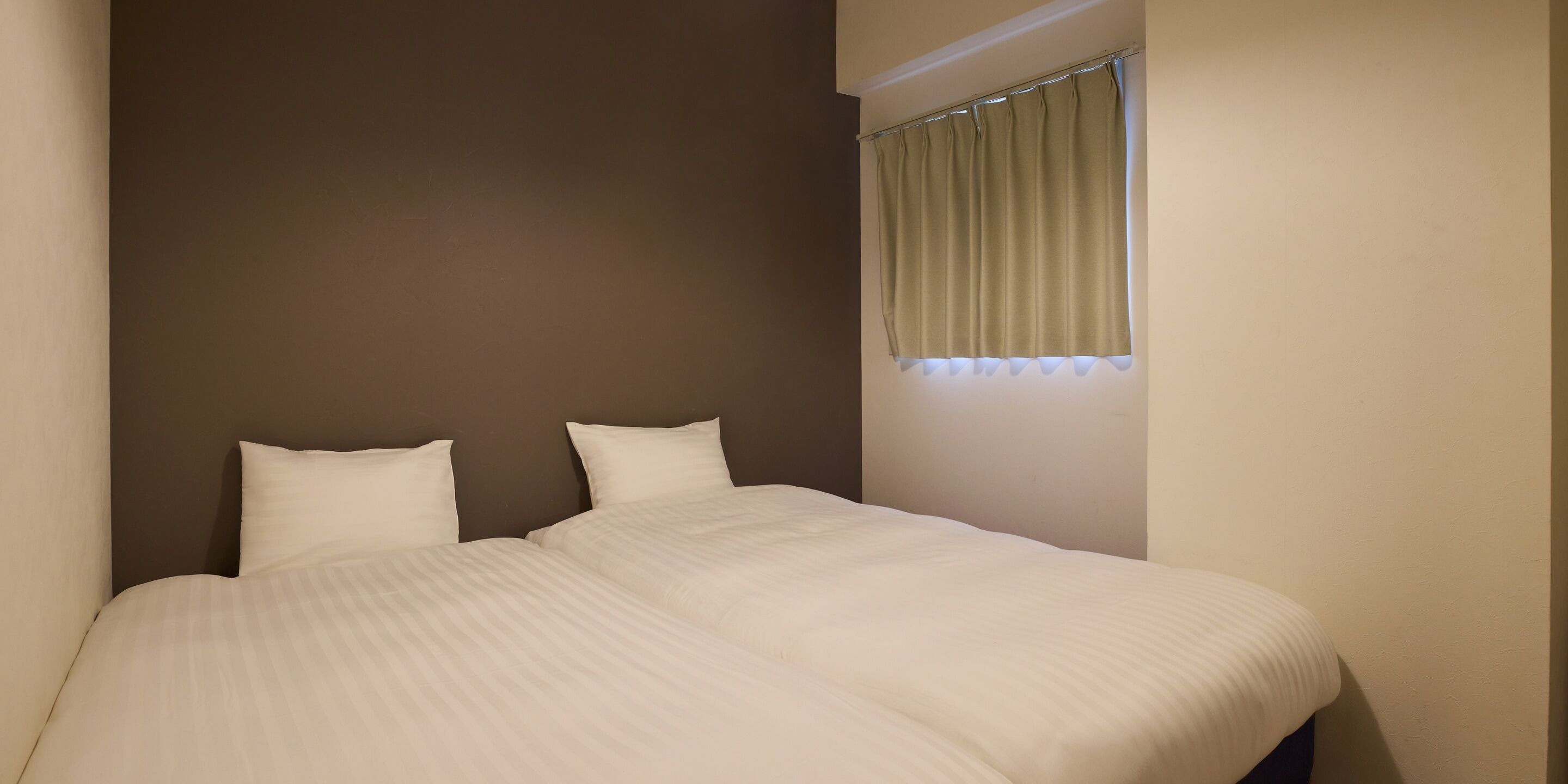 1 Double Bed + 2 Single Beds +2 Futon/70sqm/201, Non Smoking
