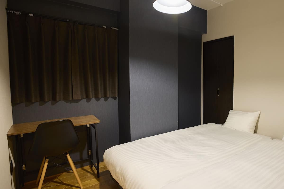 1 Double Bed + 2 Single Beds +2 Futon/70sqm/204, Non Smoking