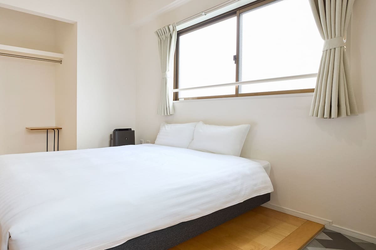 2 Double Beds + 2 Futon/70sqm/304, Non Smoking